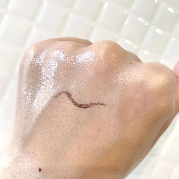 【1本2役!?】ポイントメイクリムーバーいらず。88%美容液オイル配合のクレンジングで生肌を実感_4