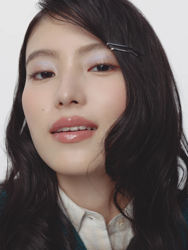 ユニクロ UNIQLO メンズニット 3DスフレヤーンVネックセーター パープルラメ メイク やり方