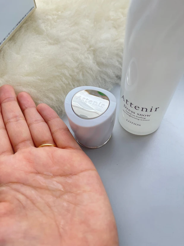 美白とシワ改善どちらも欲張って良し、大人女性に使って欲しいスキンケアライン「ドレススノー」_4_1