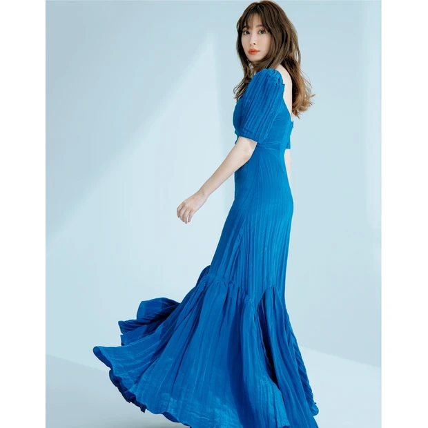 お洒落が楽しい秋♡ こじはるの“ワンピース愛”が止まらない！