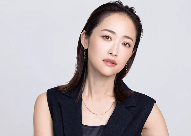 実力派アーティスト犬木愛さんが提案! キャンメイク「プティパレットアイズ」を100倍楽しむ方法