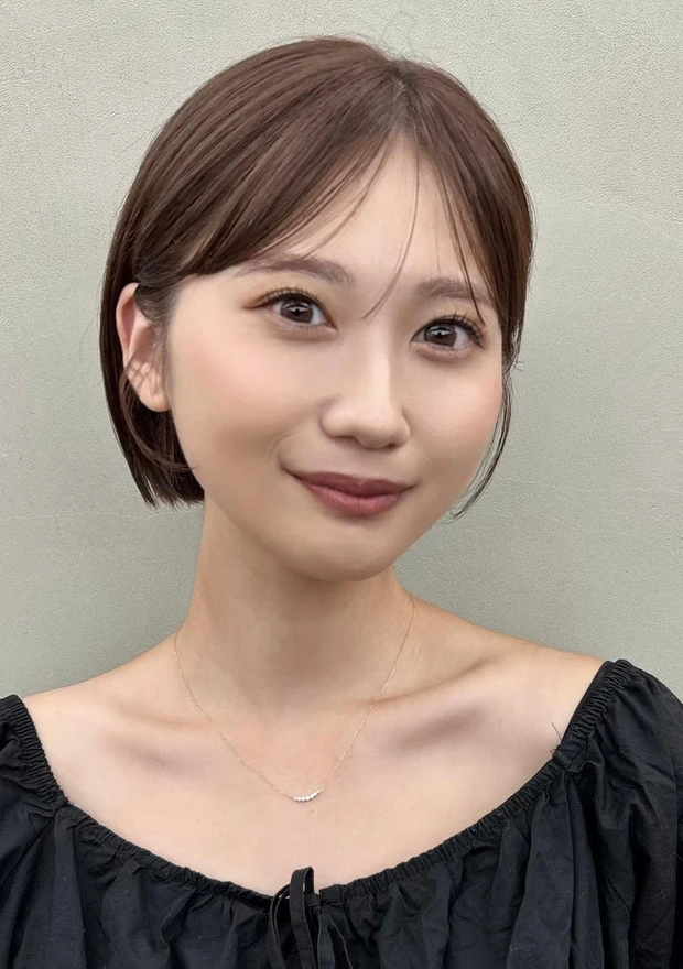 艶カラーとは ツヤカラー ベージュ ストレート ミニボブ