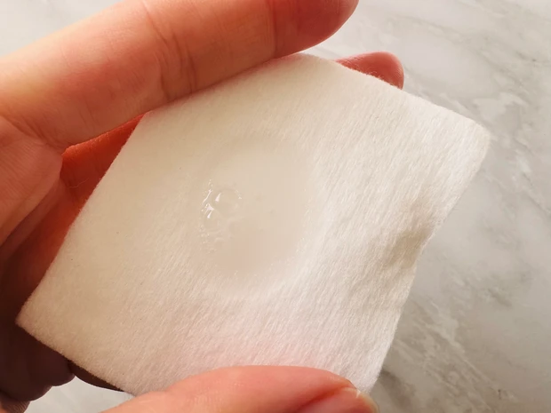 キュレルの乳液ケアメイク落としのテクスチャー