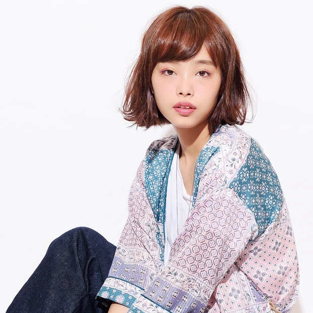 ニュアンスで遊ぶ♪ 王道Aラインボブはクセ毛っぽく仕上げてラフ＆カジュア…