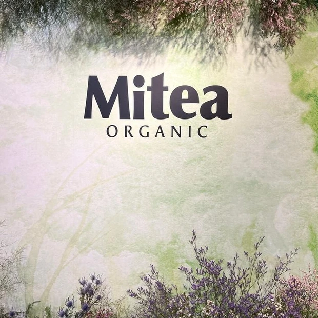 ミティア オーガニック、セラムオイルリップスティック