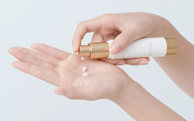 エトヴォス ミネラルインナートリートメントベース マカロンピンクの使用量　中野明海メイク