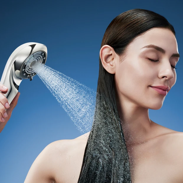 美髪はシャワーの見直しから！「リファファインバブル U+」でヘアケアの効…