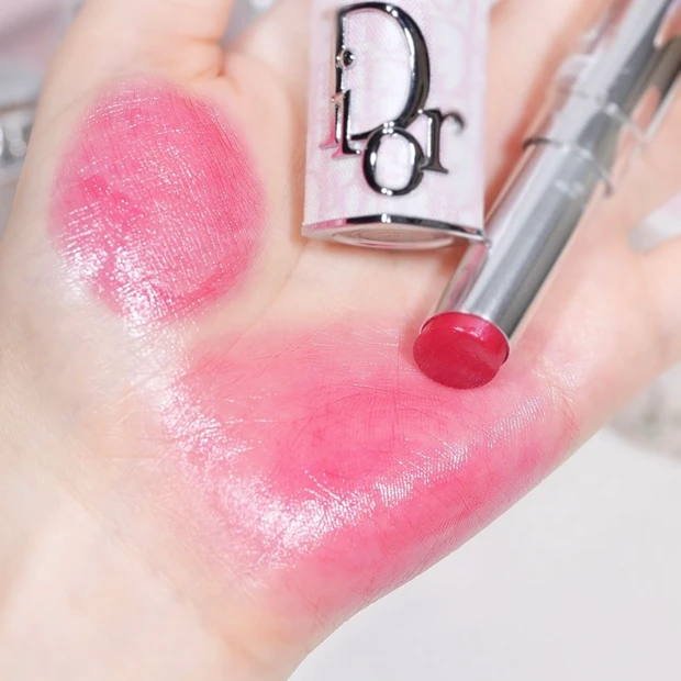 Diorのアディクトリップスティックから、ブルベ夏がリピ買いした「ビーディオール」をご紹介していきます。_3