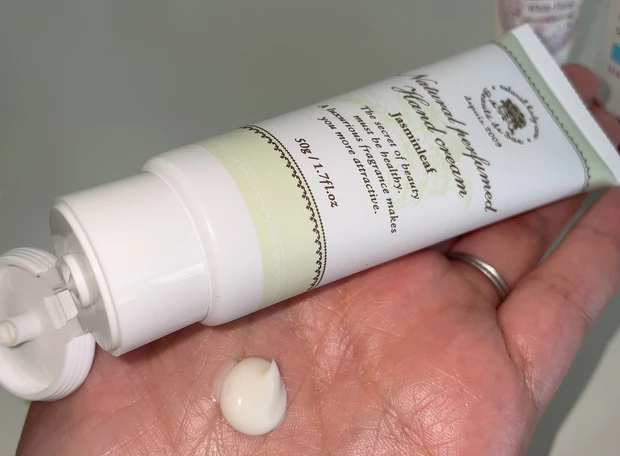 ボーテデュサエ ハンドクリーム テクスチャー