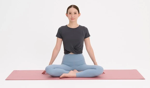 骨格ウェーブタイプのダイエットにおすすめのトレーニング・ストレッチ7選_1.猫背や反り腰を解消し正しい姿勢に戻す「姿勢改善ストレッチ」_1