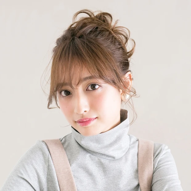 男女ともにウケがいい！ ほどよくカジュアルなおだんごアレンジは年末年始の…