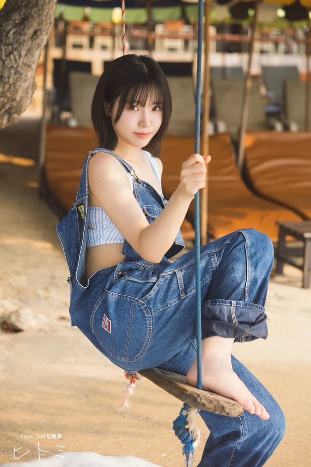 Liyuu2nd写真集『ヒトミ』 MAQUIA限定未公開アザー