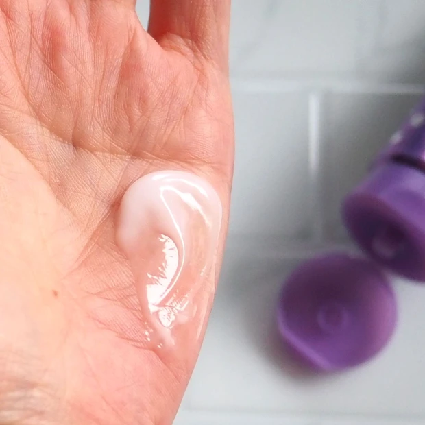 「リーゼ プレイフルワックス」のテクスチャー