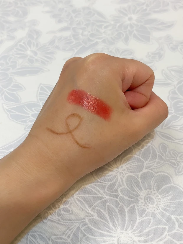 DUOのザ 薬用クレンジングバーム バリアのスウォッチ①