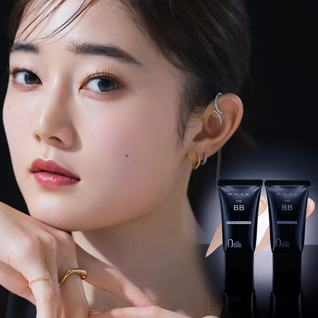 簡単ひと塗りで、きれいに持続。深い肌悩みにも対応し、まるで作り込んだよう…