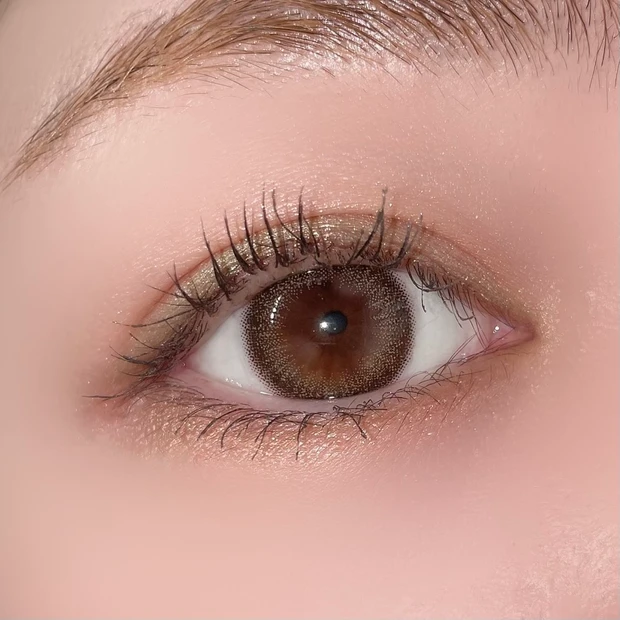 THREE スターゲージングアイシャドウクアッド X01 GIRL OF THE YEAR 限定