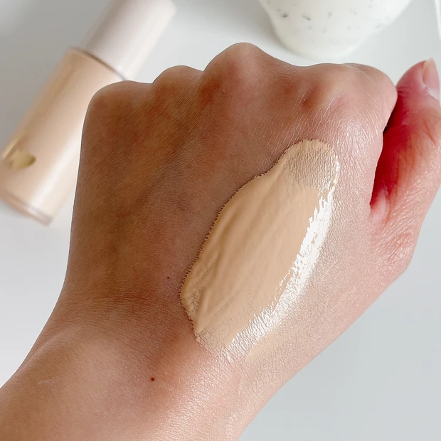 吉田朱里 ビーアイドル 愛されファンデ スウォッチ