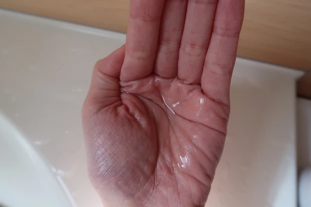 【3月4日(木)新発売 髪を日焼けから守るオイル】パンテーン UV カット ヘアオイル_3