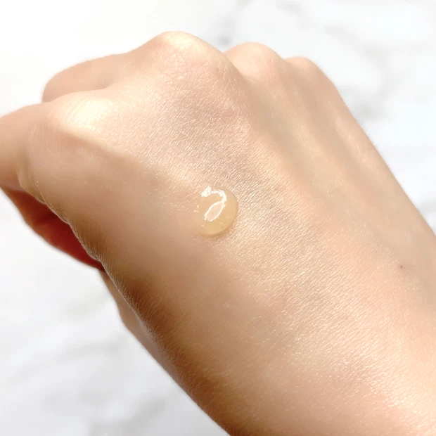 30代からのアイケアにおすすめ「ユンス VA リンクル アイセラム」のスウォッチ