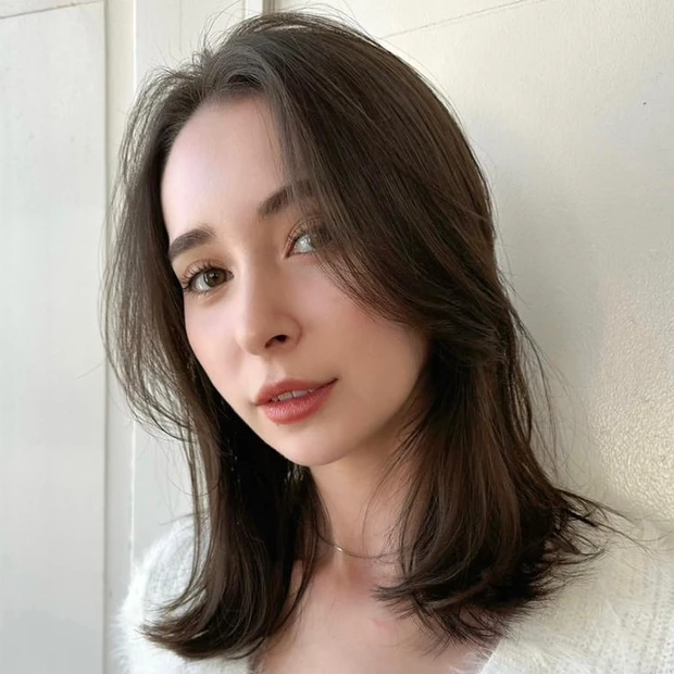 ミディアム ヘア 髪型 ヘアスタイル 大人 前髪なし