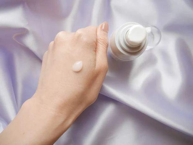 どんな肌質の人にもオススメ【高浸透ビタミンC美容液】肌刺激が少なくてあらゆる悩みにアプローチ！_3