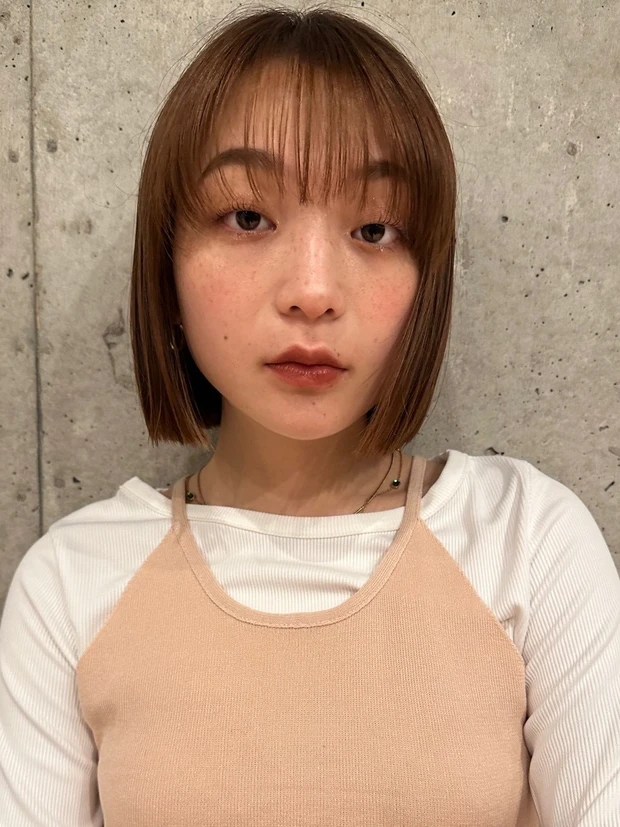 秋におすすめの髪型 直毛を活かしたタッセルボブ サイド