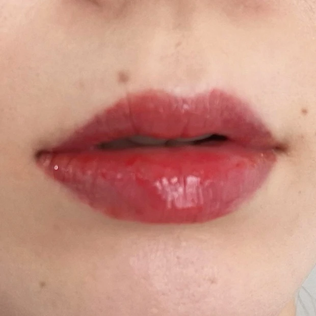 3Dボリューミングティント アップルディップを塗った様子