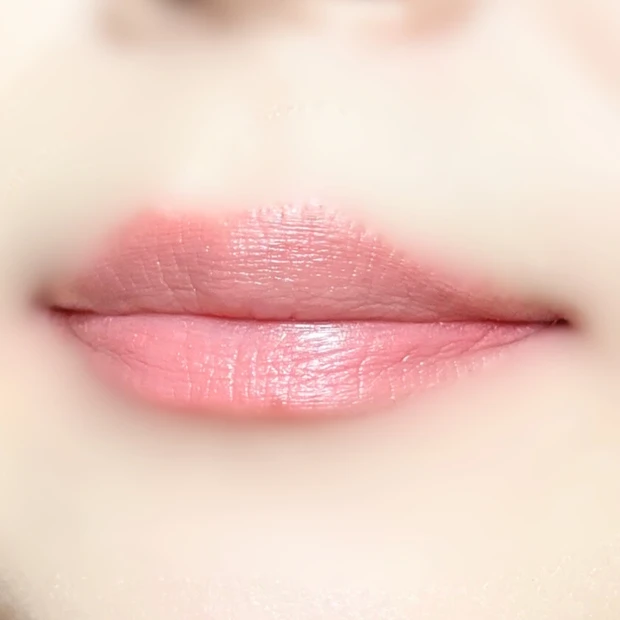 アンドビー　リップ　ヌードピンク