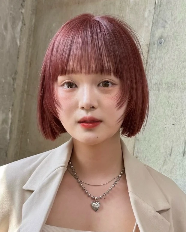 ヘアカタログ ボブ ミニボブ 前髪あり 正面