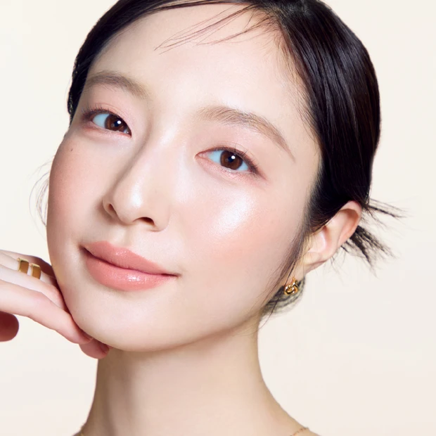 【春新作】「リキッドハイライト」ならこの２つがおすすめ！“面”で光らせるメイクHOWTOもご紹介