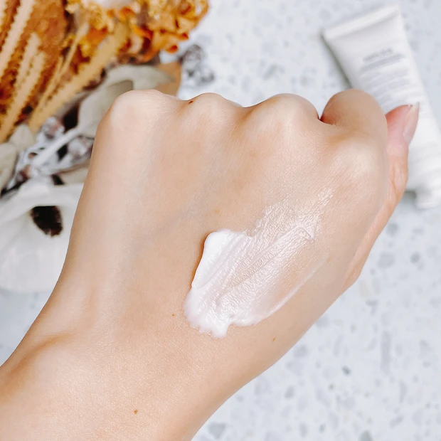 レプリカ ハンドクリーム テクスチャー 使用感