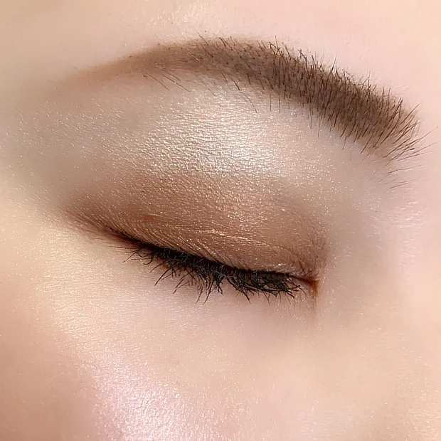 【秋コスメ2021】ツヤ肌好きにはたまらない♡Diorの新作コスメで秋メイク!【ディオールスキンフォーエヴァークチュールルミナイザー 02】_5_3