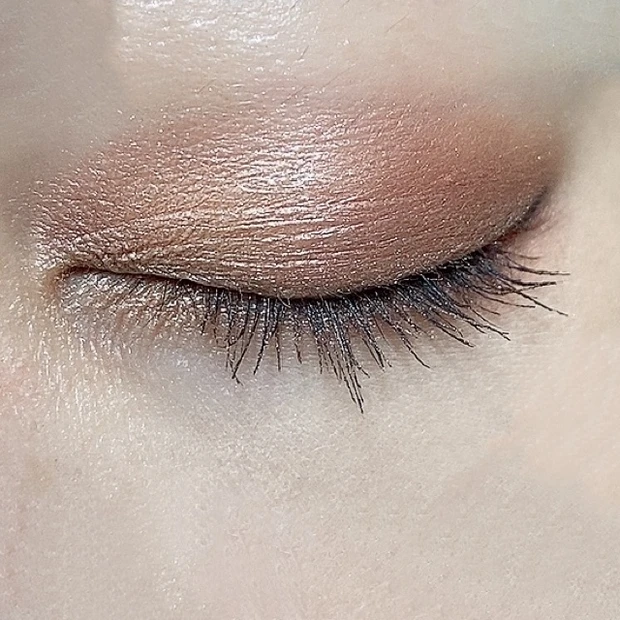 クワッドアイシャドー