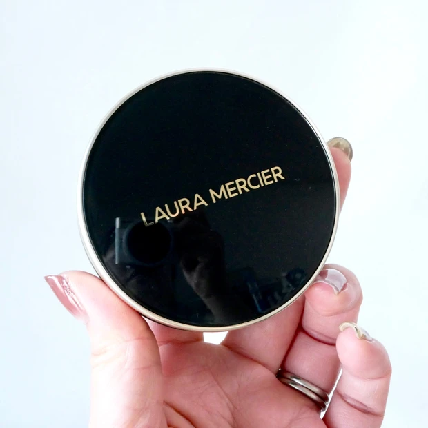 LAURA MERCIER(ローラメルシエ)フローレス ルミエール ラディアンス パーフェクティング クッション