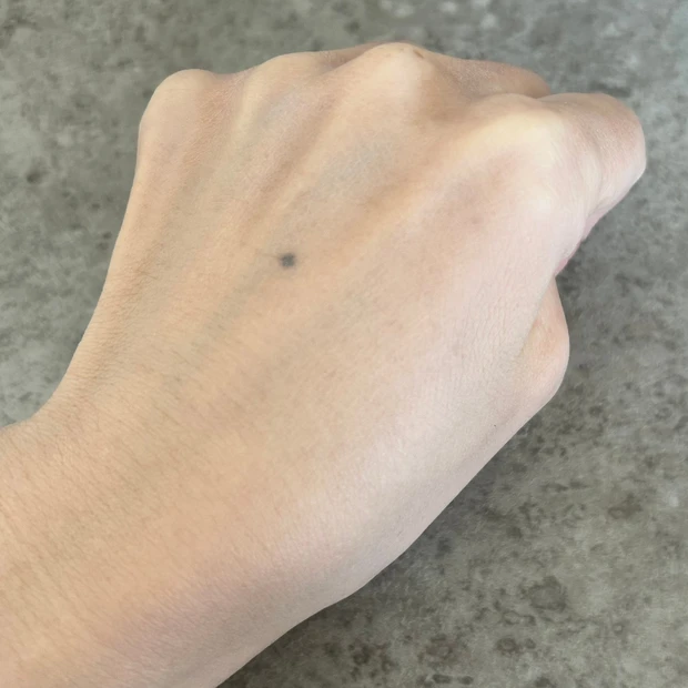 ヘラ ブラッククッション ファンデーション スウォッチ