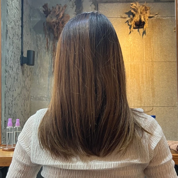 【韓国風くびれヘア2023】顔周りレイヤー×ブリーチなしで透明感オリーブカラー！オーダーの仕方を徹底解説！_6_1