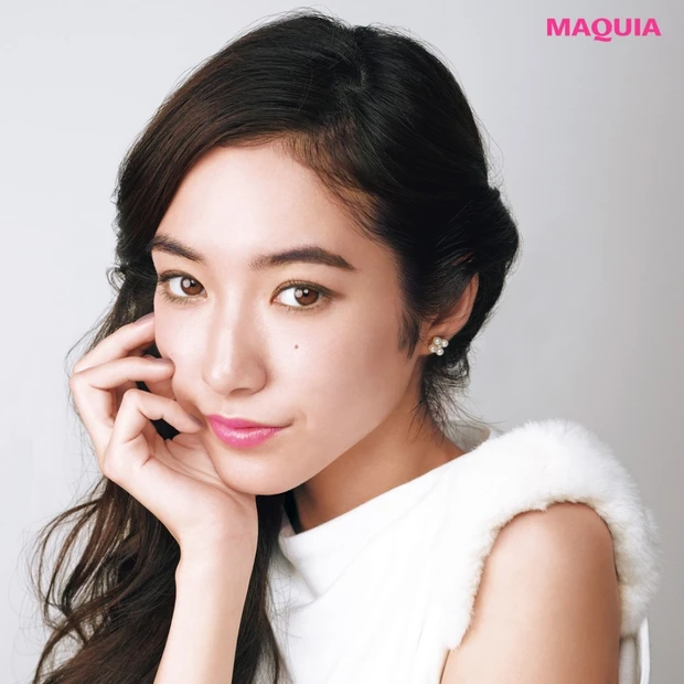 秋のアイメイク必勝法☆ 小粒目さんは【カーキ×横グラデ】で大人な目元にア…