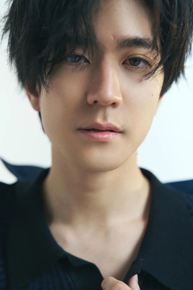 【4位】【中島裕翔さん】初のソロ写真集「見てほしいのは、泣きボクロかな」引き締まった体型キープの秘話も!