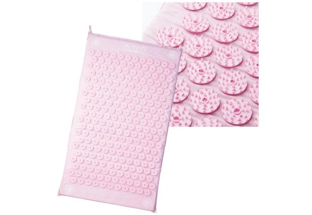 シャクティマット  美容ライター・谷口絵美さんは、動かなくても体をほぐせるトゲトゲに夢中