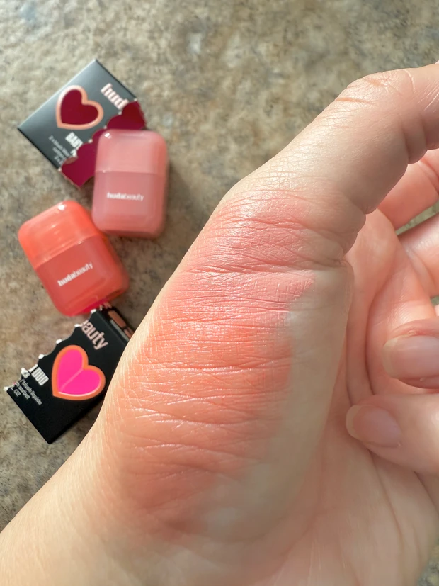 【ハワイ購入品】SEPHORA［セフォラ］で買うべきおすすめコスメ2選huda Beauty◆Rare Beauty の大人気リキッドチーク【トラベルサイズ・ミニサイズコーナー】_4