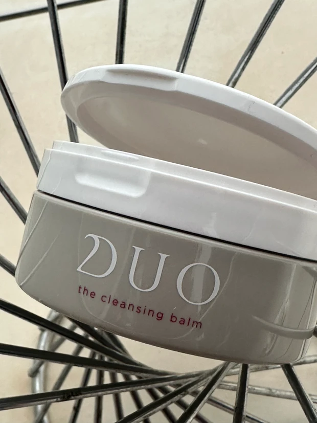 とろけるようにメイクオフ 　体温ではなく圧で溶ける「デュオ ザ クレンジングバーム」_3_1
