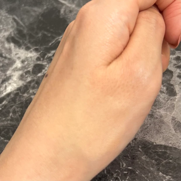 カネボウ デザイニングカラーリクイド スウォッチ