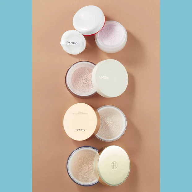【肌のくすみ悩みを解消するフェイスパウダー4選】美容液仕立てのお粉でうるおいを閉じ込めて！