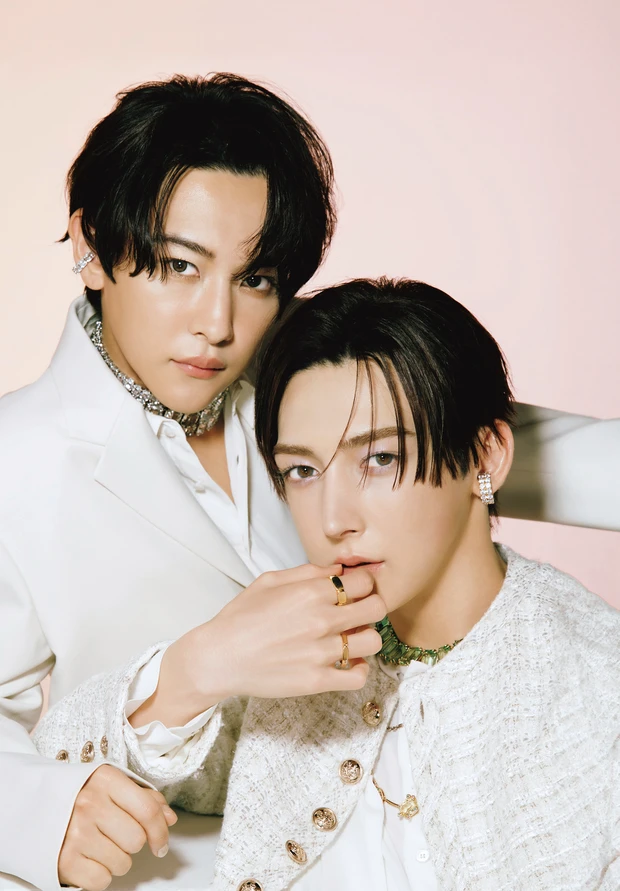 ROIROMの2人が纏うトレンドメイク