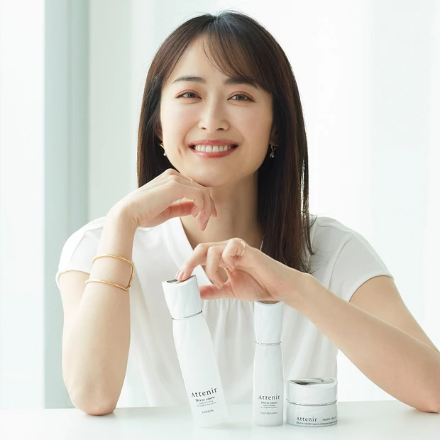 大人のための“上がる”美白ケア。新ドレススノーでポジティブ美肌