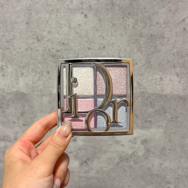 DIOR バックステージ グロウ マキシマイザーパレット 002フロステッド オパール グロウ