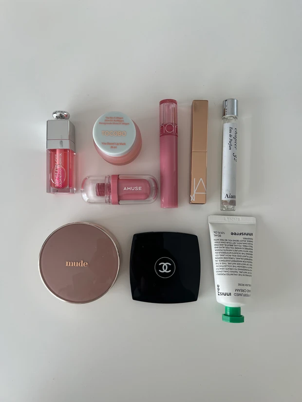 ピンク　コスメ　リップ　お洒落　画像