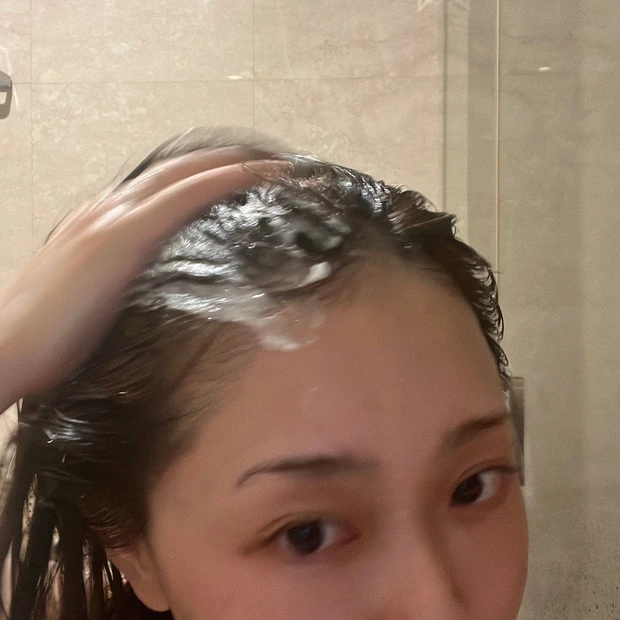 頭皮 頭皮ケア ヘアケア 皮脂づまり 頭皮の臭い 頭のコリ たるみ対策 小顔効果 davines ダヴィネス レットイットゴーサイクル  maquiaonline maquia マキアブロガー MAQUIAエキスパート Anna