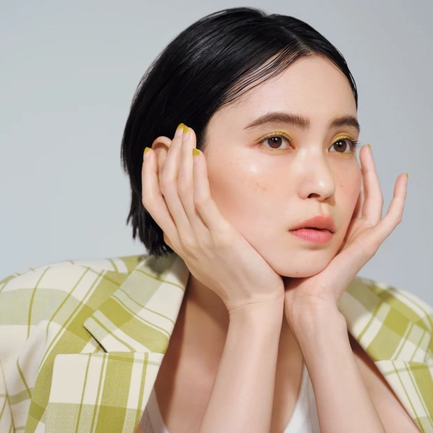 センスアップを叶える最新イエローメイク。今、イエローの囲み目がお洒落♡