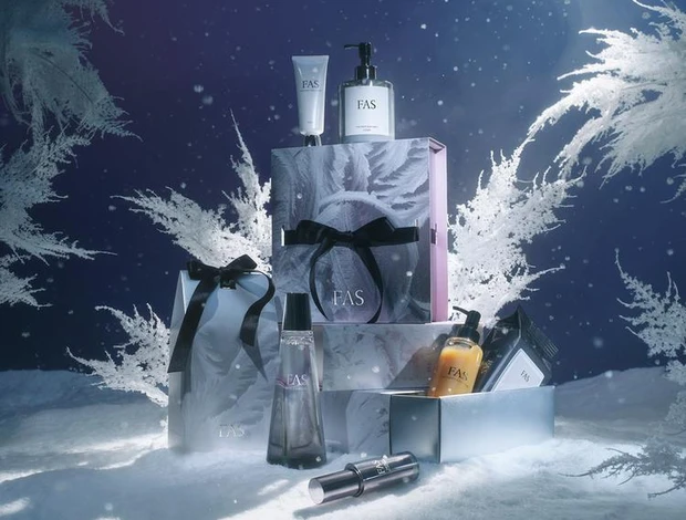 【10位】FASのホリデーコフレは全3弾! ベストセラーから新作まで堪能できる充実のラインナップ【クリスマスコフレ2025】